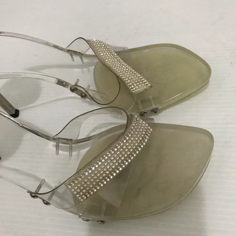 Stuart Weitzman Women's Clear Heel and Crystal Size 9M